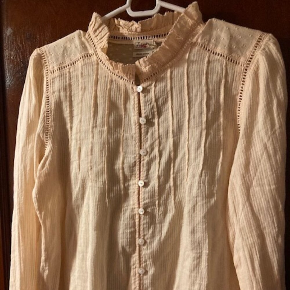 New with tags! Small Faherty - Willa Top - Vanilla Cream
